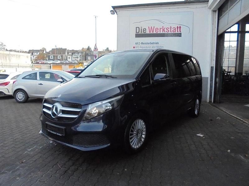 Gebraucht Mercedes V250 190 PS (139 kW) 2020 Cavansitblau metallic Van / Kleinbus