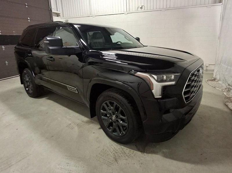 Midnight black metallic Neu 2025 Toyota Sequoia Platinum SUV | 109.361 € - Bild 1/4