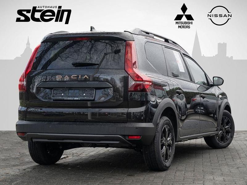 Neu Dacia Jogger Extreme 110 PS (80 kW) 2025 Schwarz Van / Kleinbus