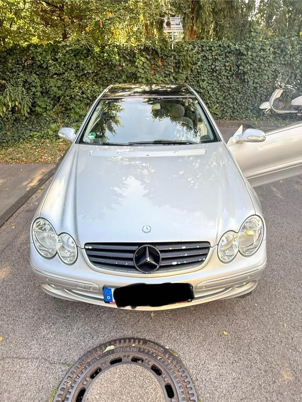 Silber Gebraucht 2002 Mercedes CLK200 Coupé | 2.500 € - Bild 1/4