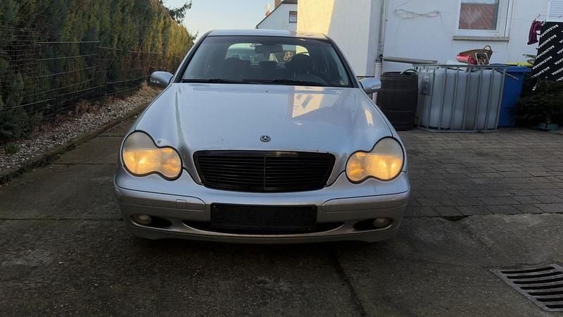 Gebraucht Mercedes C220 2003 Silber Limousine