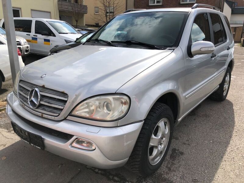 Silber Gebraucht 2004 Mercedes ML270 SUV | 6.770 € (Fairer Preis) - Bild 1/4