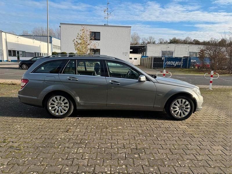 Gebraucht Mercedes C220 Elegance 170 PS (125 kW) 2010 Silber Limousine