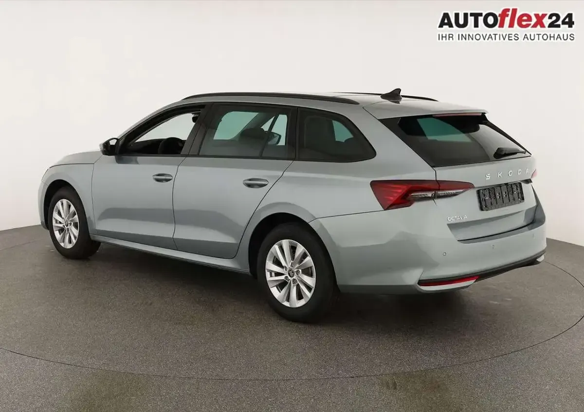 Neu Skoda Octavia Selection 150 PS (110 kW) 2026 Smokey diamond silver ... Kombi