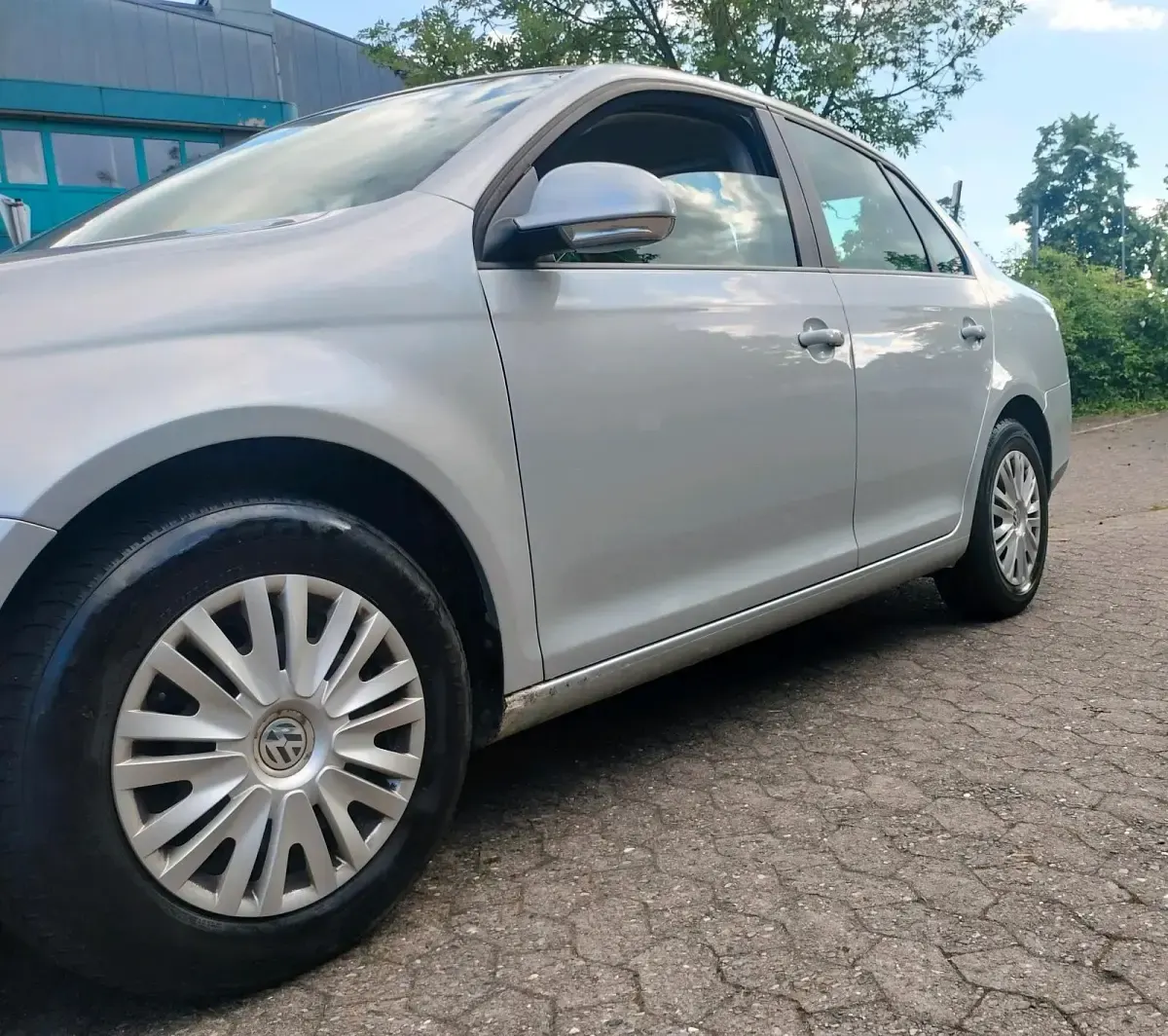 Gebraucht VW Jetta 101 PS (74 kW) 2010 Silber Limousine