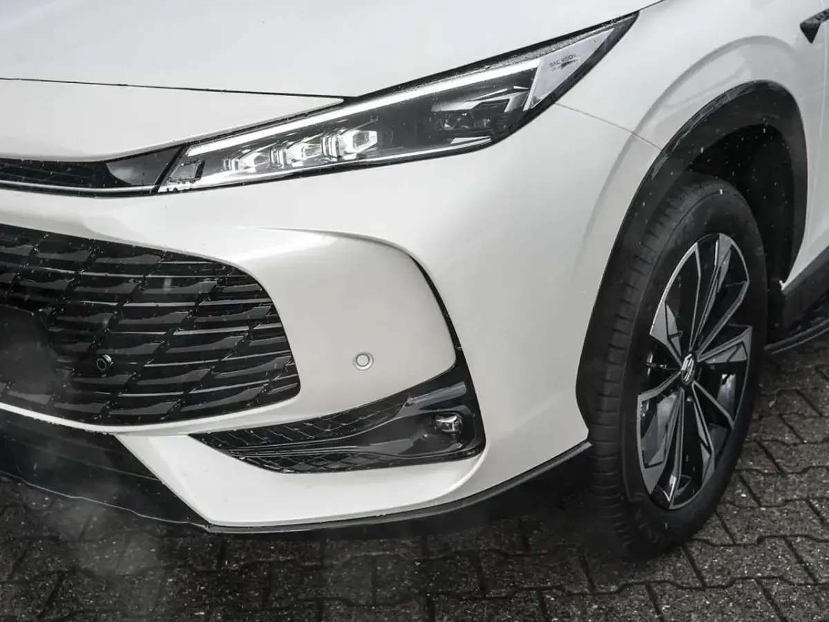 Neu MG HS Luxury 272 PS (200 kW) 2026 Pearl white SUV
