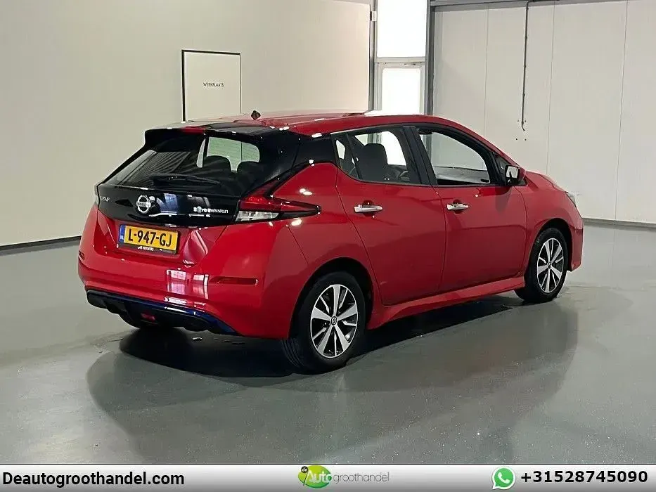 Gebraucht Nissan Leaf Acenta 110 kW (150 PS) 2021 Rot Kleinwagen