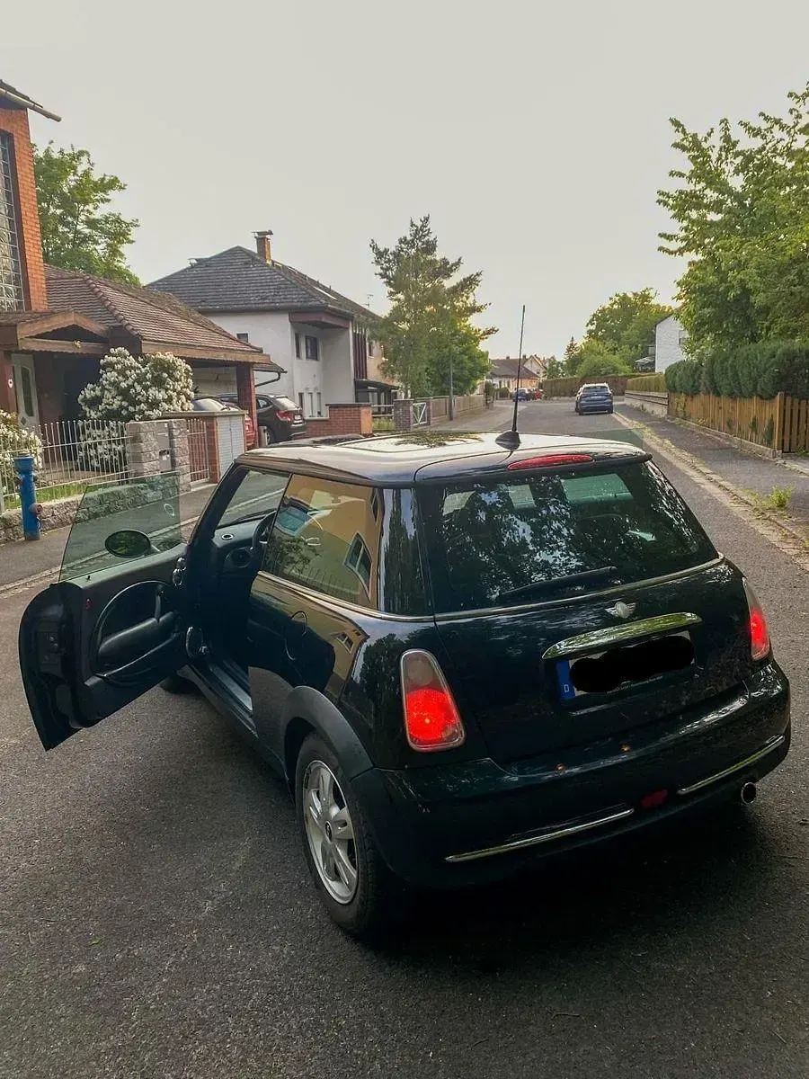 Used Mini ONE 90 HP (66 kW) 2005 Black Hatchback