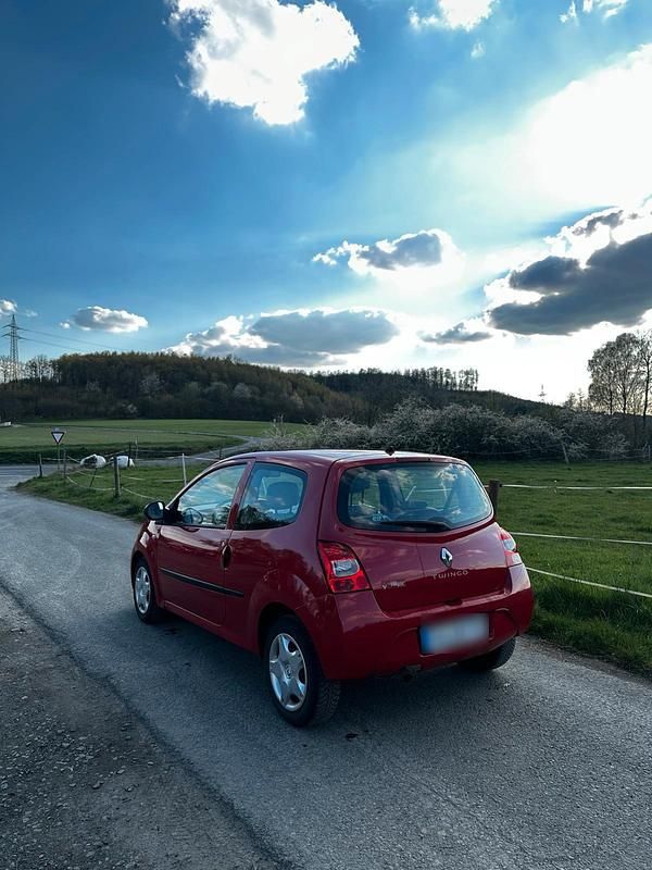 Second-hand Renault Twingo 76 CP (55 kW) 2009 Roșu Hatchback