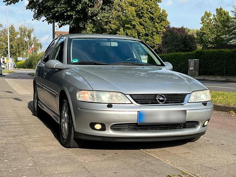 Silber Gebraucht 2000 Opel Vectra Limousine | 1.850 € (Fairer Preis) - Bild 1/4