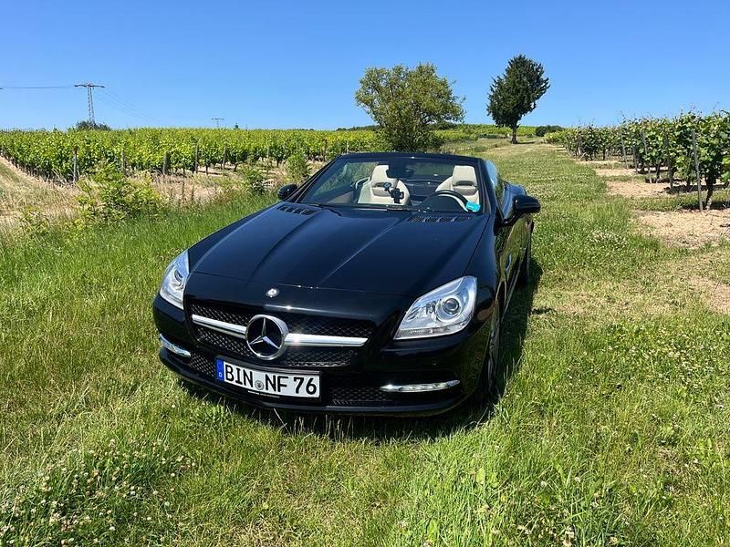 Schwarz Gebraucht 2014 Mercedes SLK250 Cabrio | 22.900 € (Fairer Preis) - Bild 1/4