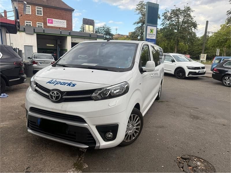 Weiß Gebraucht 2020 Toyota Proace Van | 9.900 € (Guter Preis) - Bild 1/4