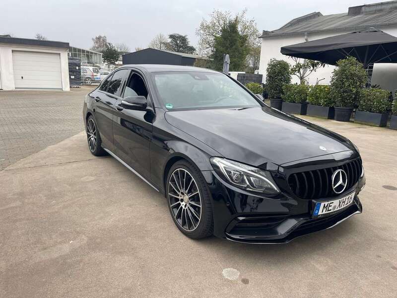 Schwarz Gebraucht 2016 Mercedes C220 Limousine | 20.000 € (Fairer Preis) - Bild 1/4