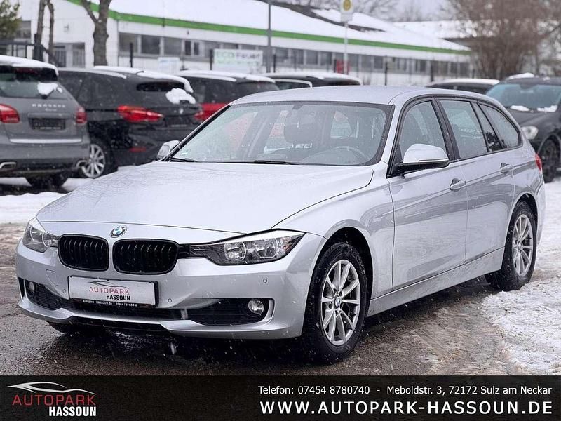 Silber Gebraucht 2013 BMW 320 Sport Line Kombi | 7.999 € (Fairer Preis) - Bild 1/4