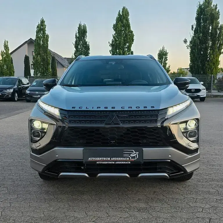Gebraucht Mitsubishi Eclipse Cross Plus 188 PS (138 kW) 2022 Grau SUV