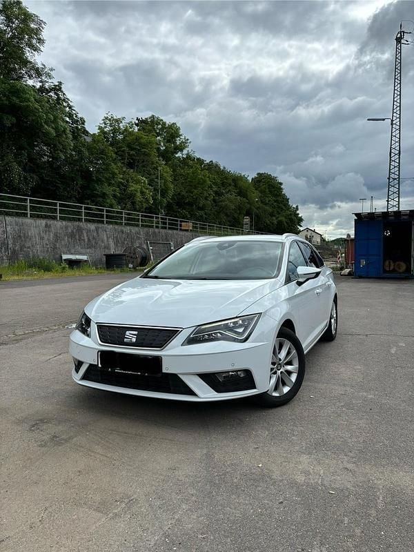 Weiß Gebraucht 2018 Seat Leon Kombi | 8.500 € (Guter Preis) - Bild 1/4