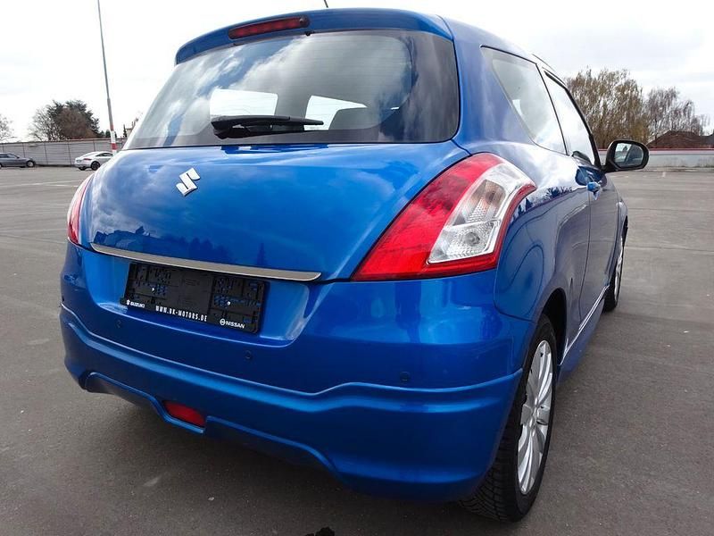 Gebraucht Suzuki Swift Comfort 94 PS (69 kW) 2011 Blau Kleinwagen