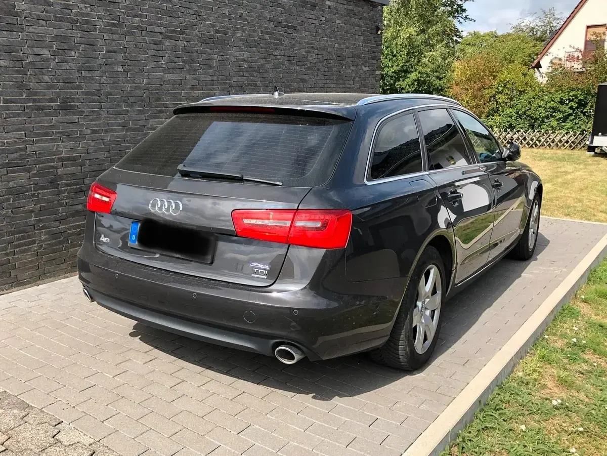 Gebraucht Audi A6 Ambiente 204 PS (150 kW) 2014 Grau Kombi