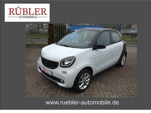 Weiss Gebraucht 2015 Smart ForFour Passion Kleinwagen | 8.990 € (Etwas zu teuer) - Bild 1/1