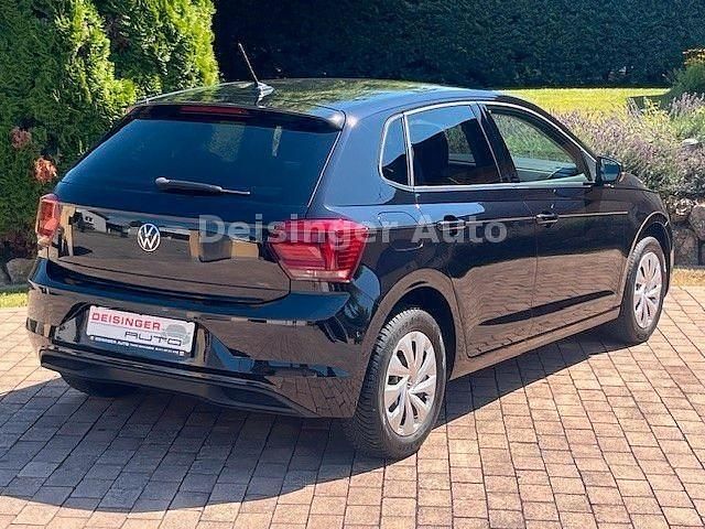 Gebraucht VW Polo Comfortline 95 PS (69 kW) 2021 Deep black perleffekt Kleinwagen