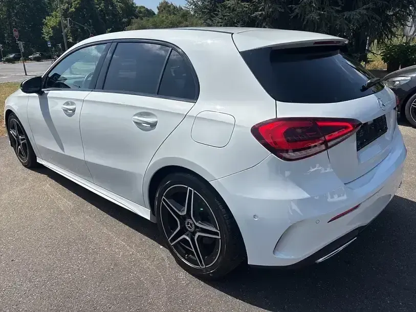 Gebraucht Mercedes A200 AMG line 163 PS (119 kW) 2019 Weiß Limousine