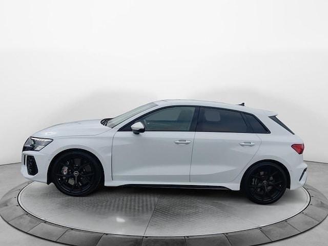Gebraucht Audi RS3 Sportback Ambiente 400 PS (294 kW) 2023 Gletscherweiß metallic Kleinwagen
