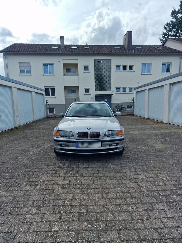 Second-hand BMW 325 192 CP (141 kW) 2001 Argintiu Berlinǎ