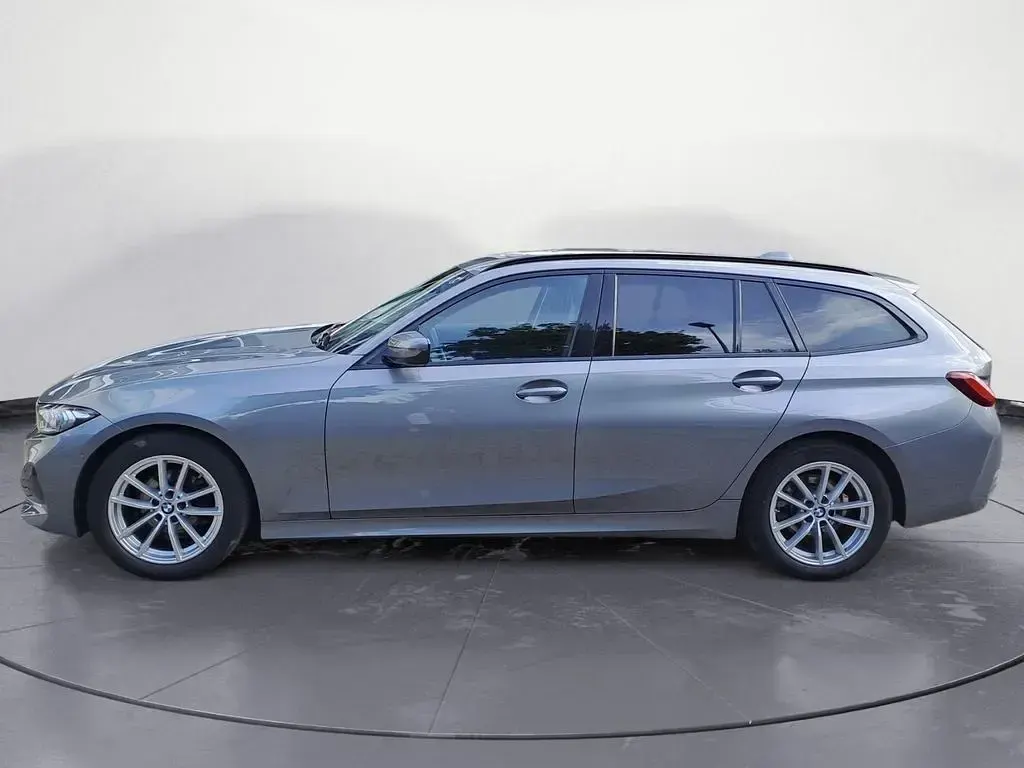 Gebraucht BMW 318 Shadowline 150 PS (110 kW) 2023 Grau Kombi