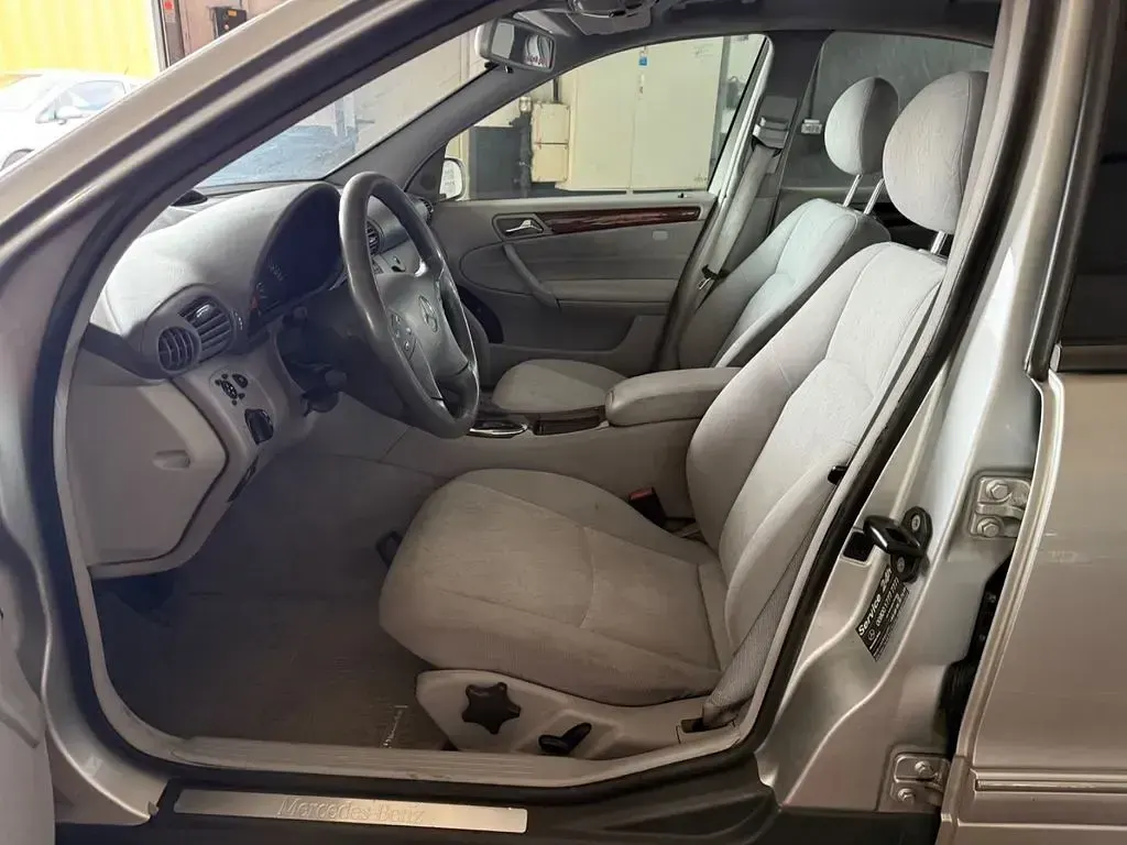 Gebraucht Mercedes C200 Elegance 116 PS (85 kW) 2001 Silber Limousine
