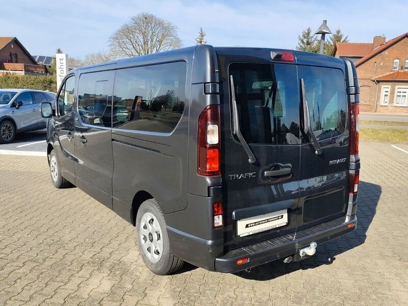 Gebraucht Renault Trafic Evolution 170 PS (125 kW) 2024 Grau Van / Kleinbus