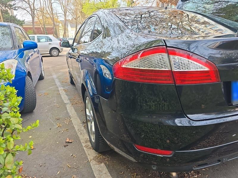 Gebraucht Ford Mondeo 140 PS (102 kW) 2008 Schwarz Limousine