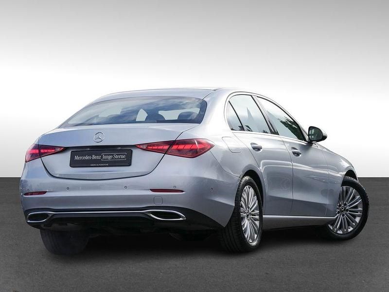 Gebraucht Mercedes C180 Avantgarde 170 PS (125 kW) 2024 Silber Limousine