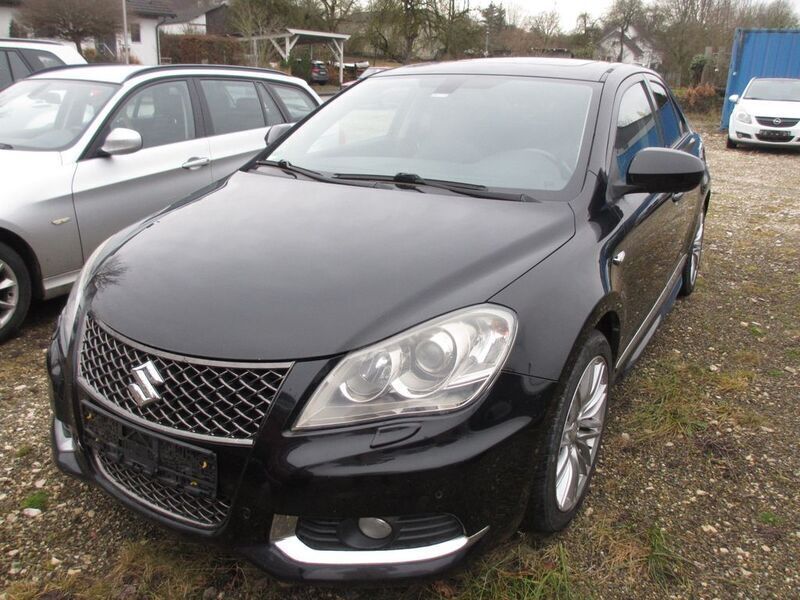 Schwarz Gebraucht 2011 Suzuki Kizashi Sport Limousine | 5.990 € (Fairer Preis) - Bild 1/4