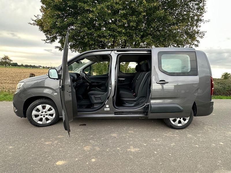 Grau Gebraucht 2021 Opel Combo Edition Van / Kleinbus | 10.500 € (Fairer Preis) - Bild 1/4