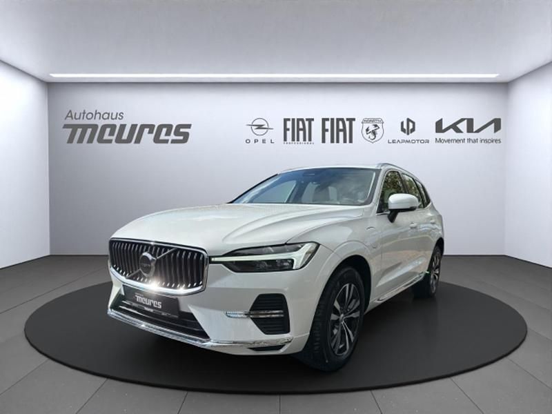 Crystal white / metallic Gebraucht 2024 Volvo XC60 Core SUV | 45.488 € (Guter Preis) - Bild 1/1