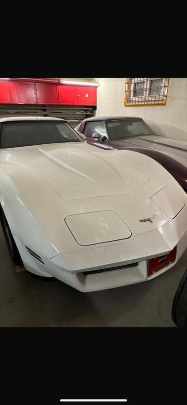 Weiß Gebraucht 1980 Chevrolet Corvette C3 Coupé | 39.000 € - Bild 1/4