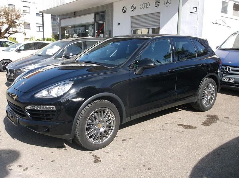Second-hand Porsche Cayenne 245 CP (180 kW) 2012 Negru SUV