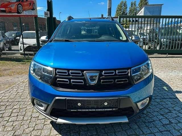 Gebraucht Dacia Sandero Celebration 90 PS (66 kW) 2017 Blau Kleinwagen