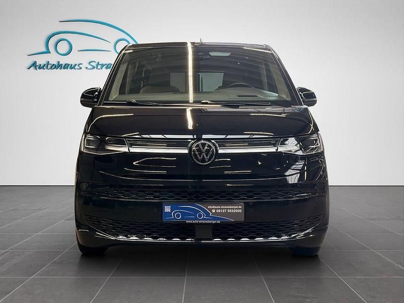 Second-hand VW Multivan Life 204 CP (150 kW) 2023 Negru Monovolum