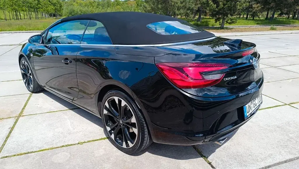 Gebraucht Opel Cascada Innovation 140 PS (102 kW) 2017 Schwarz Cabrio