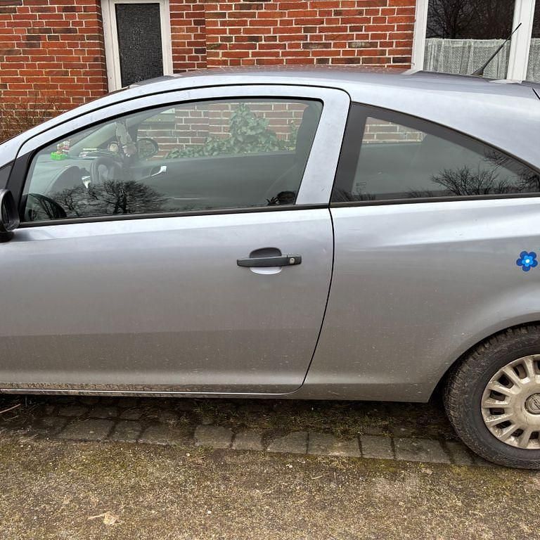 Gebraucht Opel Corsa Edition 69 PS (50 kW) 2009 Silber Kleinwagen