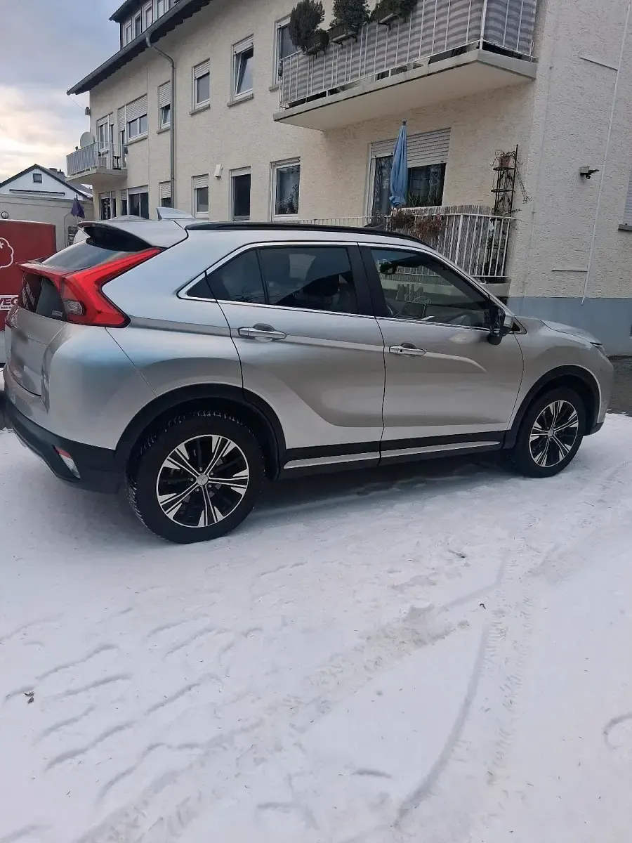 Gebraucht Mitsubishi Eclipse Cross 163 PS (119 kW) 2020 Silber SUV