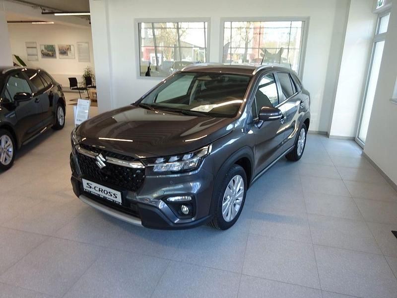 Neu Suzuki SX4 S-Cross Comfort 129 PS (94 kW) 2025 Grau Limousine