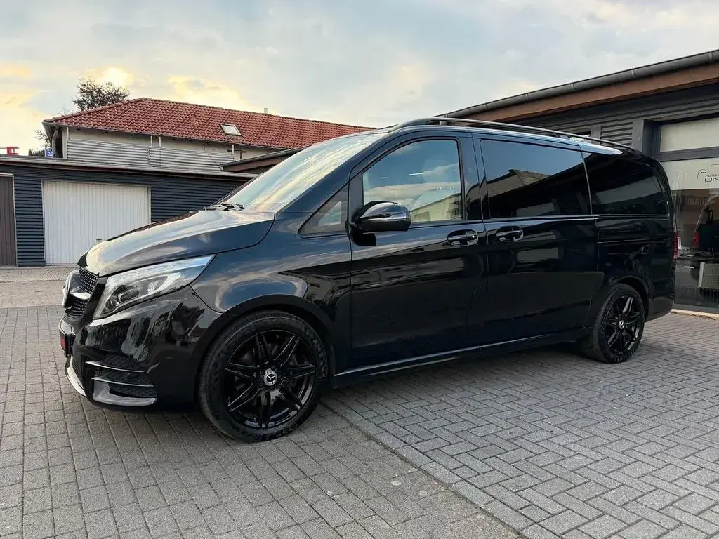 Gebraucht Mercedes V300 AMG 237 PS (174 kW) 2022 Schwarz Van / Kleinbus