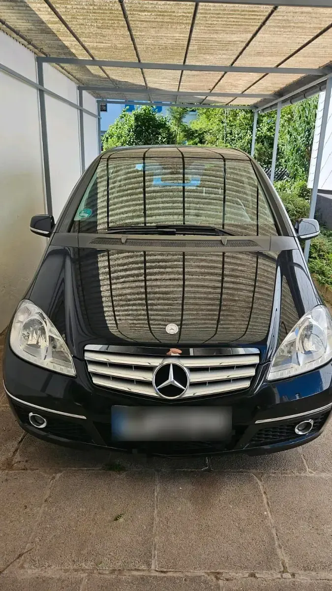 Gebraucht Mercedes 190 95 PS (69 kW) 2012 Schwarz Limousine