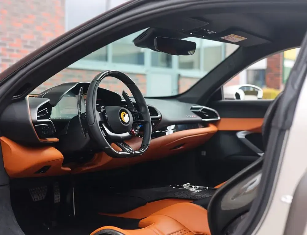 Gebraucht Ferrari 296 829 PS (609 kW) 2023 Silber