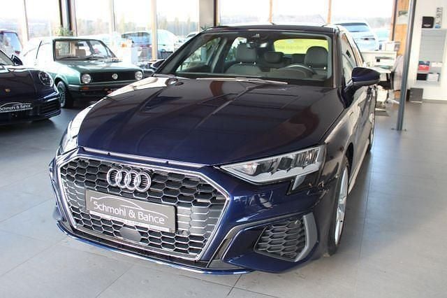 Navarrablau metallic Gebraucht 2022 Audi A3 Sportback e-tron S-Line Limousine | 26.490 € (Guter Preis) - Bild 1/4