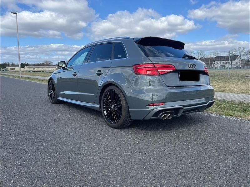 Gebraucht Audi A3 S-Line 150 PS (110 kW) 2017 Grau Limousine