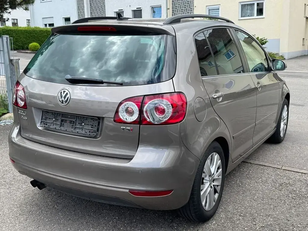 Second-hand VW Golf VII Life 122 CP (89 kW) 2013 Maro Berlinǎ