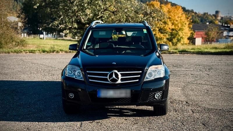 Schwarz Gebraucht 2008 Mercedes GLK320 SUV | 5.900 € - Bild 1/4